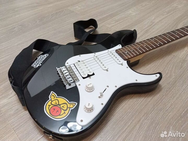 Гитара Yamaha pacifica 012