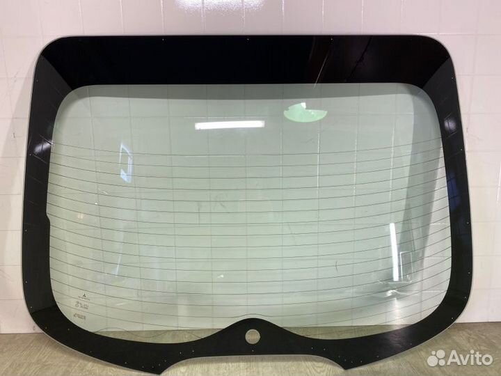 Стекло крышки багажника заднее Mitsubishi Lancer