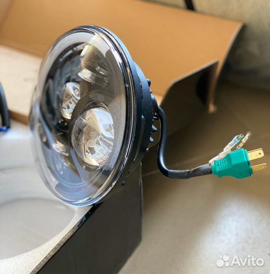Фара светодиодная универсальная 7