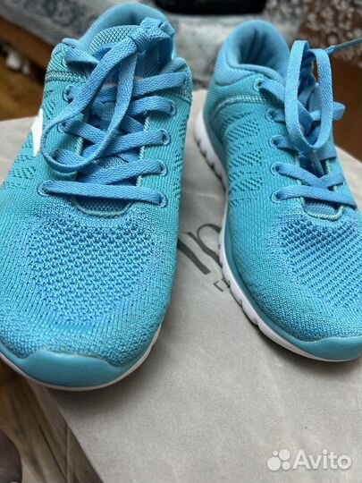 Кроссовки женские 37 размер