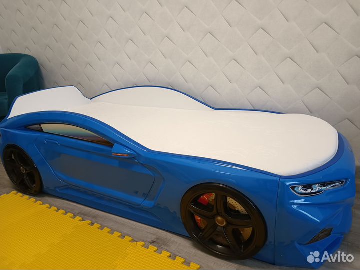 Детская кровать машинка