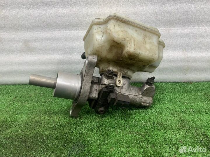 Главный тормозной цилиндр Volkswagen Golf хетчбэк