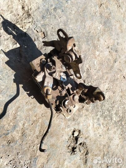 Замок задней левой двери Daewoo Nexia