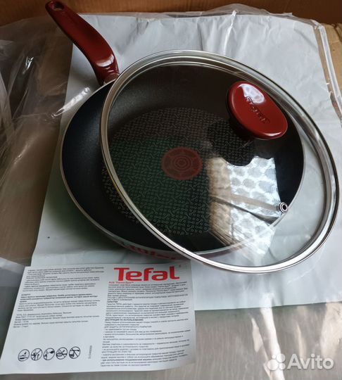 Сковорода Tefal с антипригарным покрытием