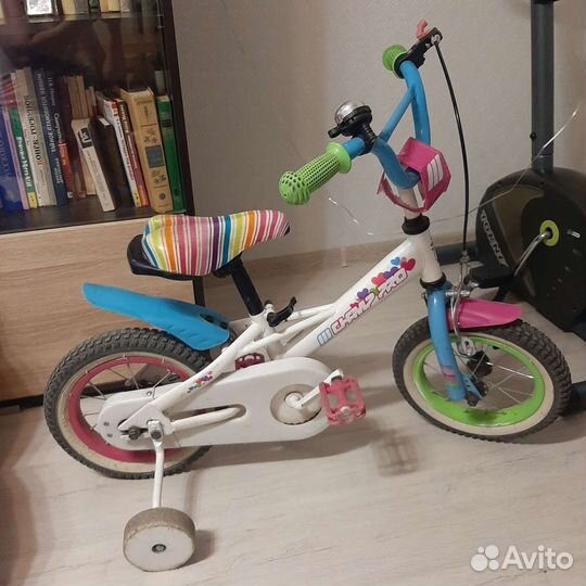 Продам велосипед четырехколесный 12 дюймов