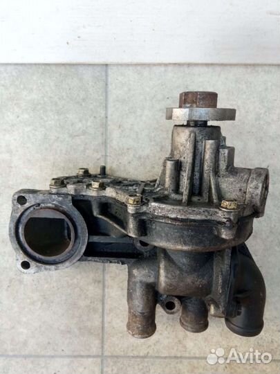 Насос антифриза (помпа) Audi 80 B4 056121013E