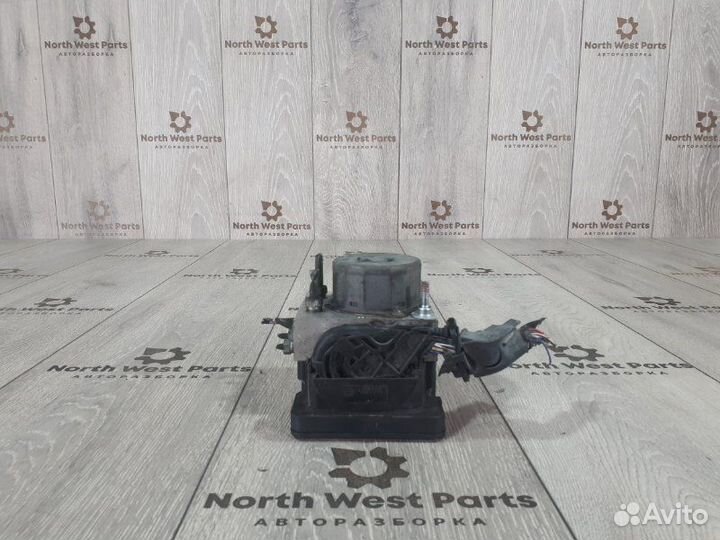 Блок ABS (насос) Toyota Auris (E180) хэтчбек