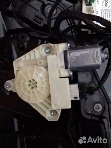 Мотор стеклоподьемника перед двери Мерседес