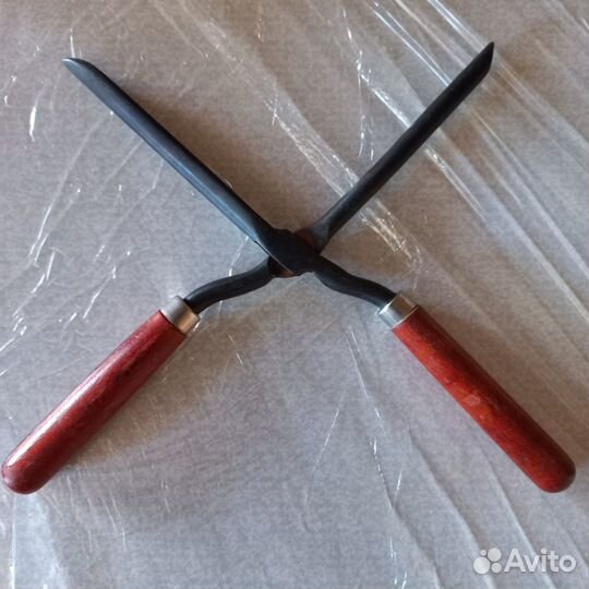 Щипцы металлические с деревянными ручками 26см