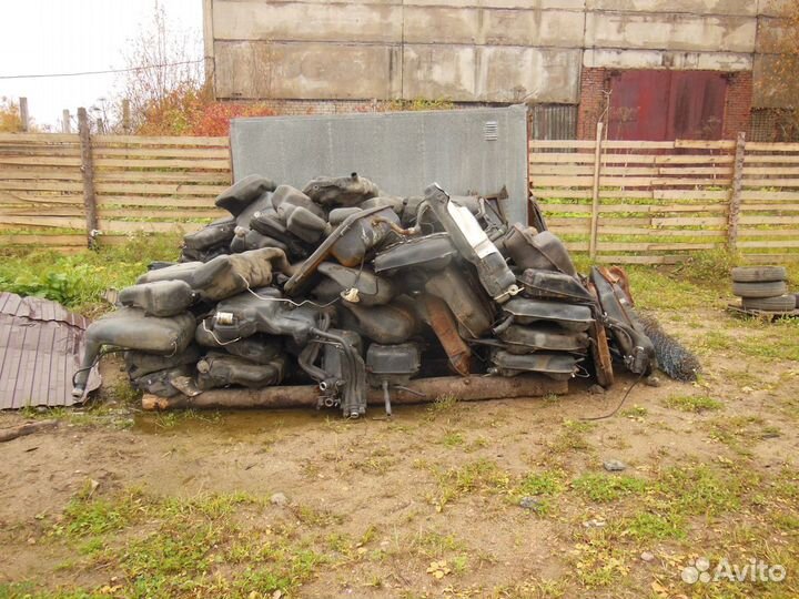 Баки топливные б.у