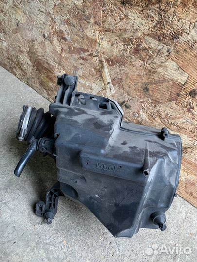 Корпус воздушного фильтра Volvo V50 S40 B4204S3