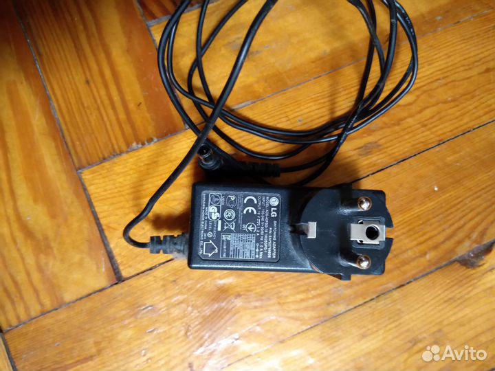 Монитор LG 23