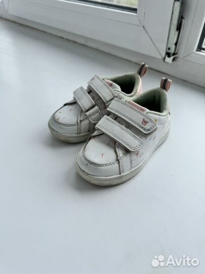 Кроссовки для девочки
