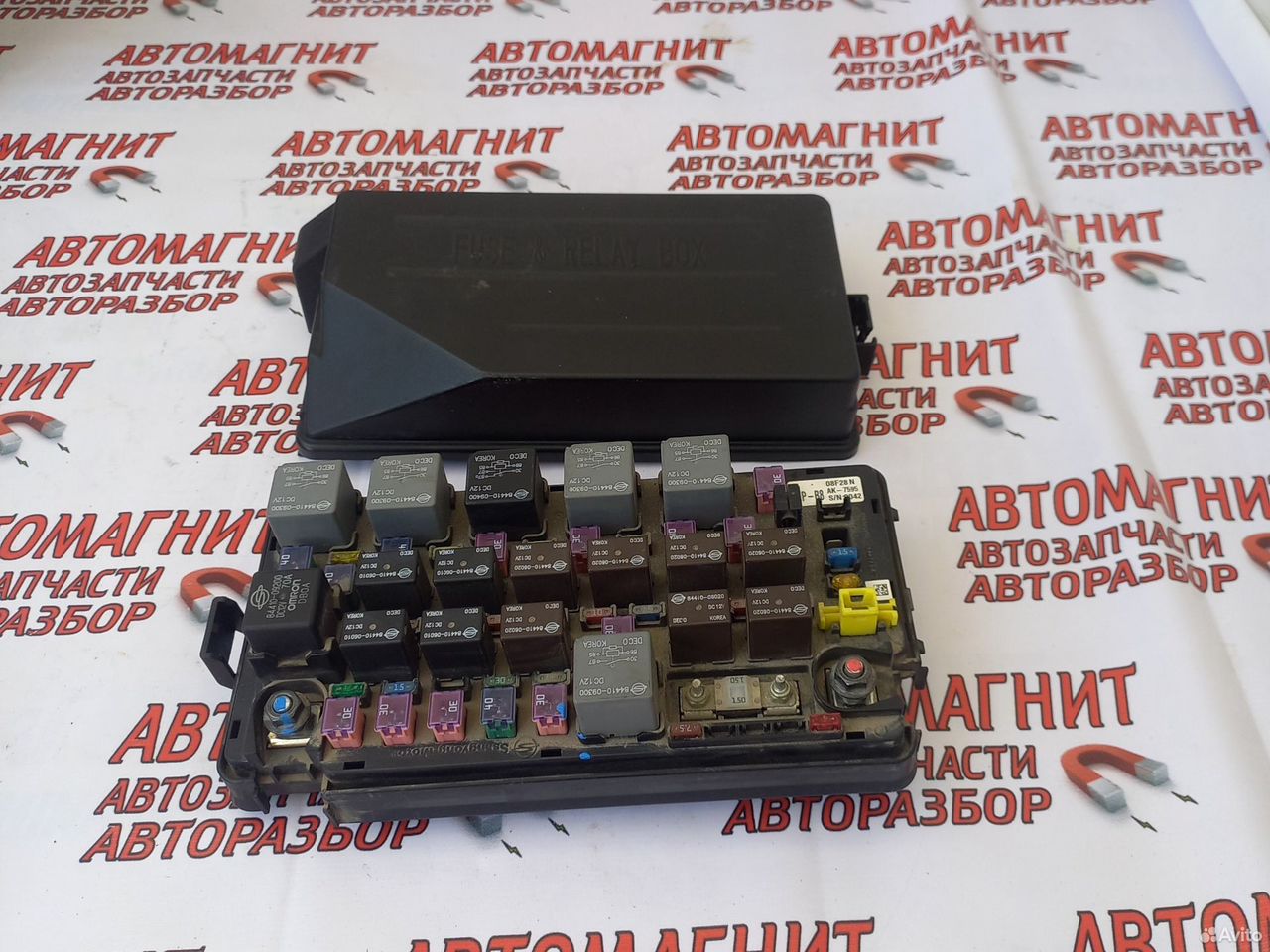 Блок предохранителей подкапотный Ссаньенг Кайрон