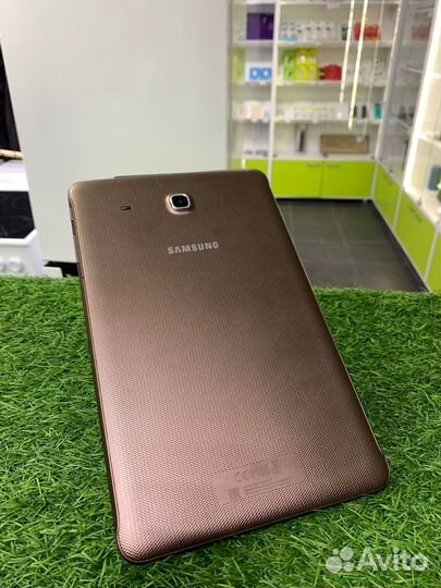 Планшет Samsung Galaxy Tab E 9.6 SM-T561N (2015)
