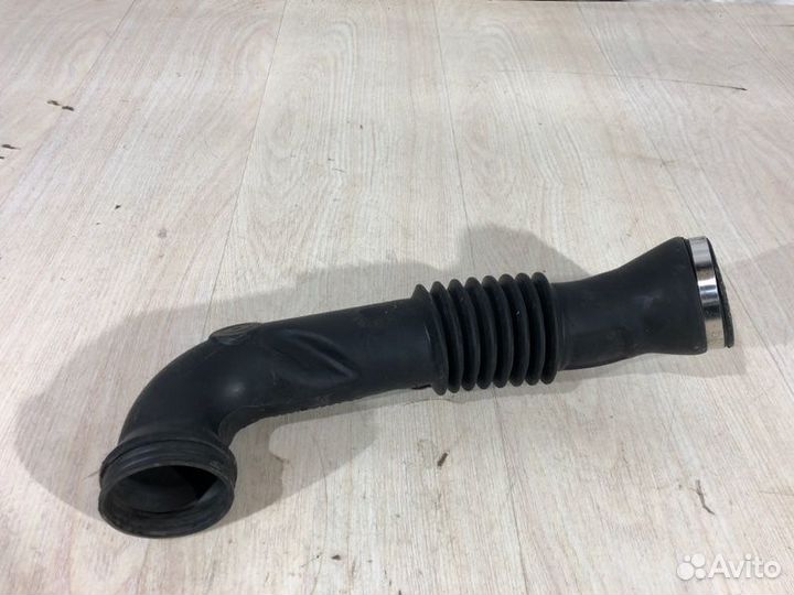 Патрубок воздушного фильтра Ford Fusion fyja 2007