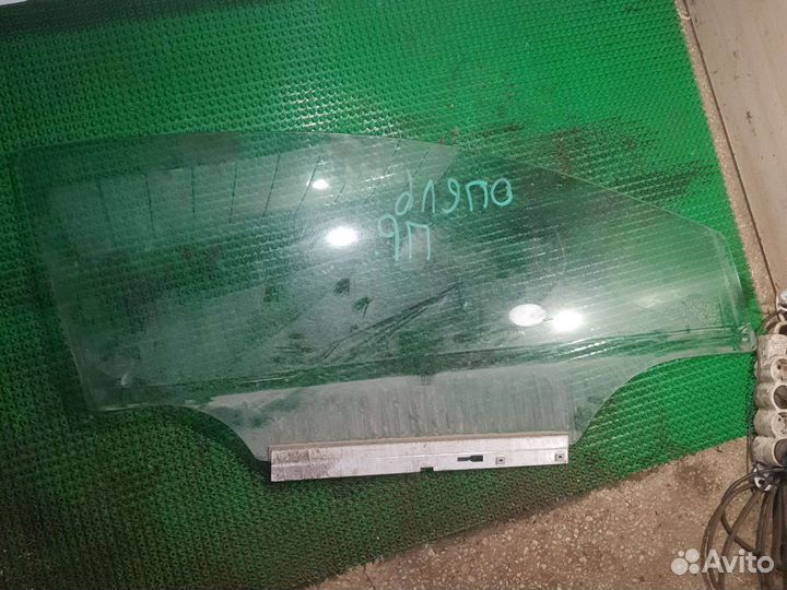 Стекло двери Opel Astra H