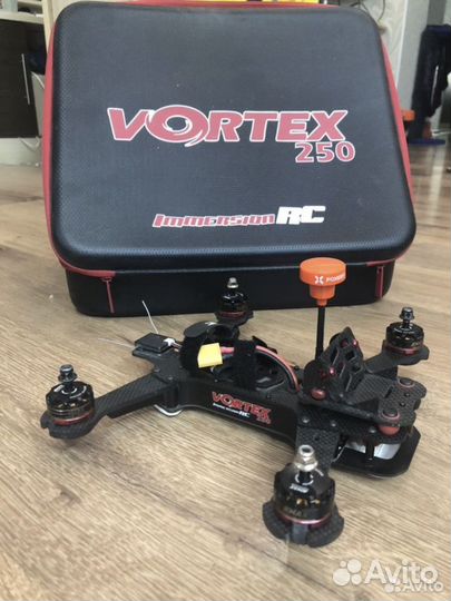 Квадрокоптер гоночный FPV дрон