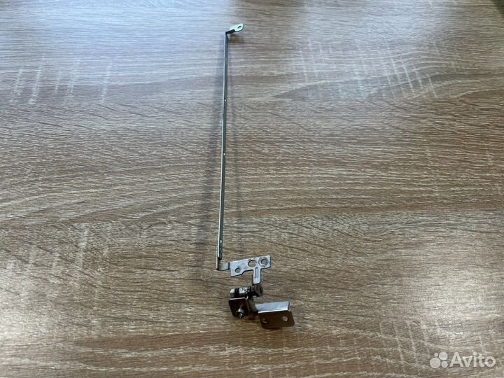 Петля правая Lenovo G565 G560 Z565 Z560