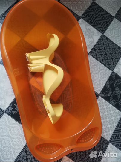 Ванночка для купания с горкой