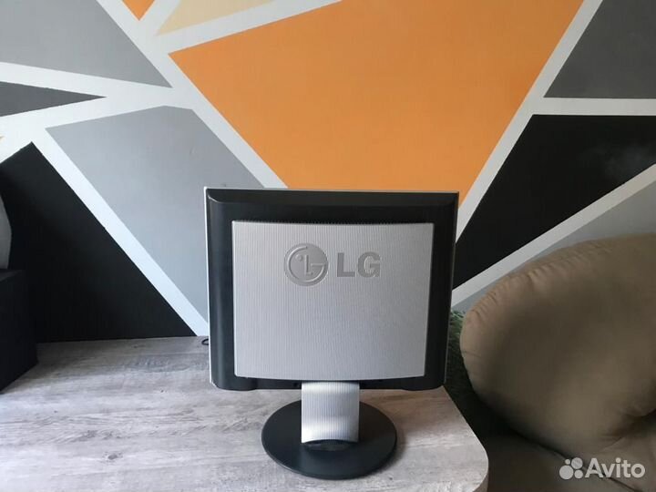 Монитор LG