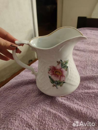 Кувшин фарфоровый