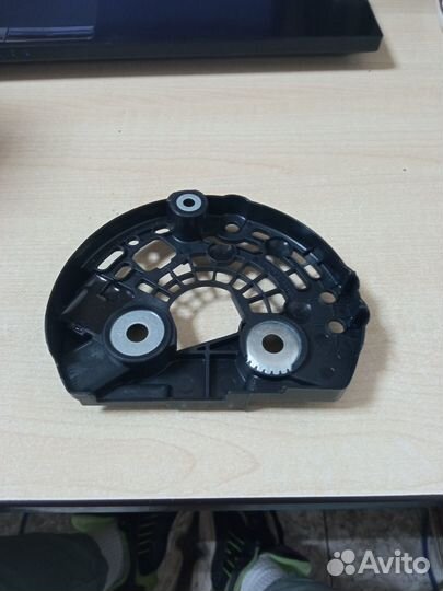 Крышка генератора задняя Audi Skoda VW