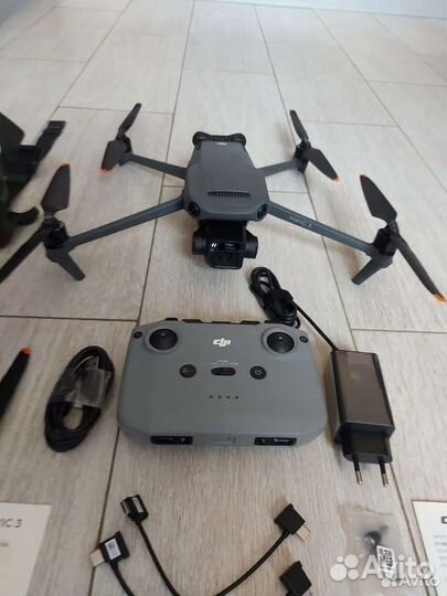 Квадрокоптер DJI mavic 3
