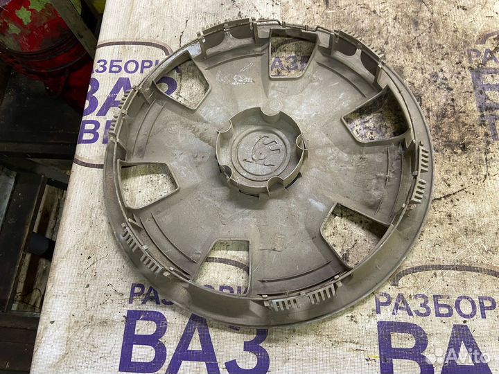 Колпак r16 Октавия А7 15г (2)