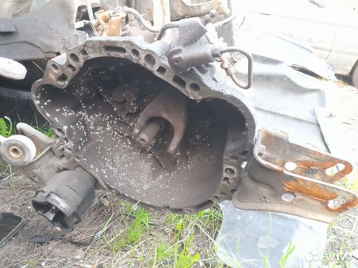 МКПП на toyota carina е 1.6 в хор.сост