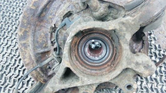 Ступица задняя левая land rover discovery 3 (CSL17