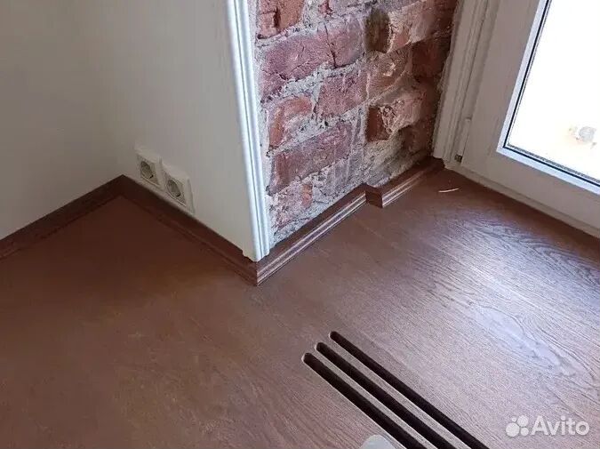 Стол письменный из массива