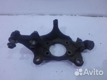 Кулак передний правый