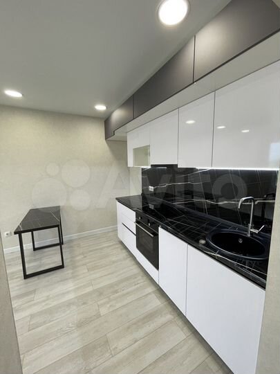 2-к. квартира, 37 м², 10/18 эт.
