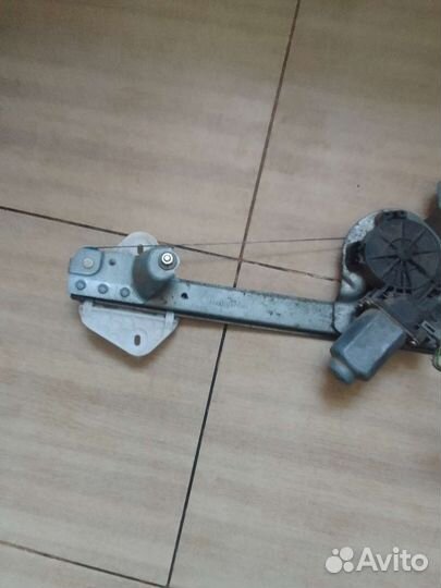 Стеклоподъёмник логан