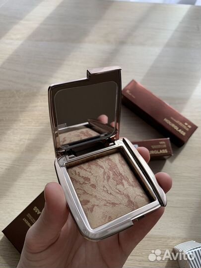 Косметика Hourglass