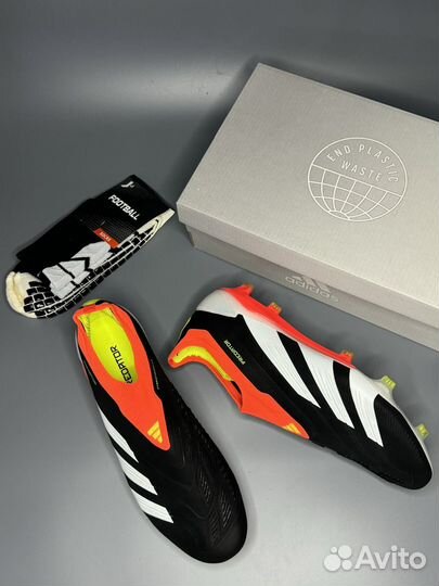 Футбольные бутсы adidas predator