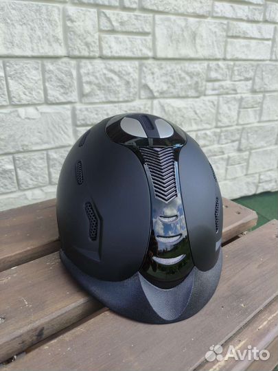 Шлем для конного спорта