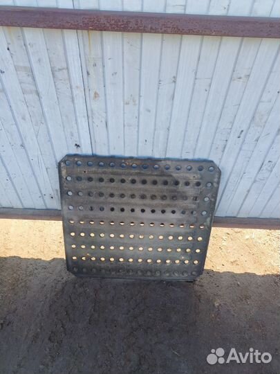 Площадка на крышку АКБ Volvo FH12