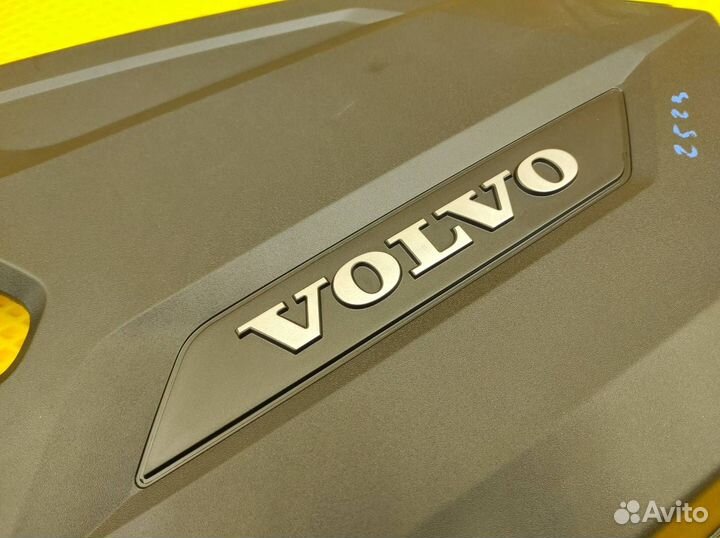 Крышка двигателя Volvo V60 FW45 B4164 T3 1.6 2013