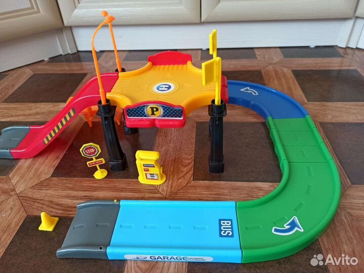 Игрушка автомобильный трек