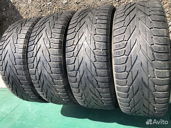 Nokian Tyres Hakkapeliitta R2 SUV 285/60 R18 116R