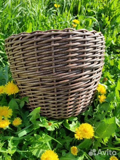 Кашпо для цветов из искусственного ротанга