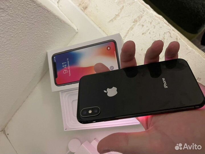 Телефон iPhone X 64гб