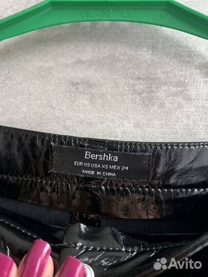 Юбка кожаная короткая Bershka 42