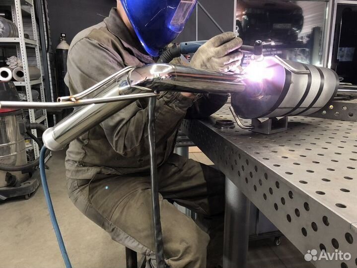 Сварщик выхлопных систем