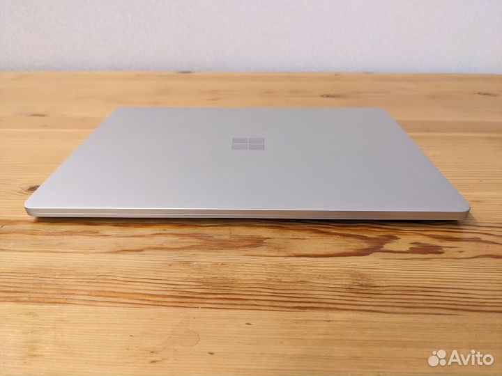 Microsoft Surface Laptop Go i5 8gb 128gb