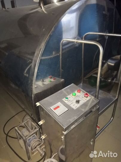 Охладитель молока термос 5000л