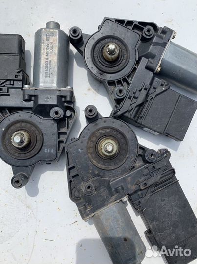 Моторчик стеклоподъемника Passat B5 Audi