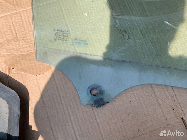 Стекло переднее правое laguna 3